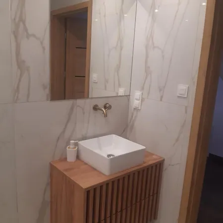 Allan 1 Apartment