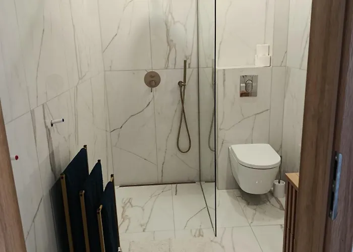 Allan * פוסטקובו